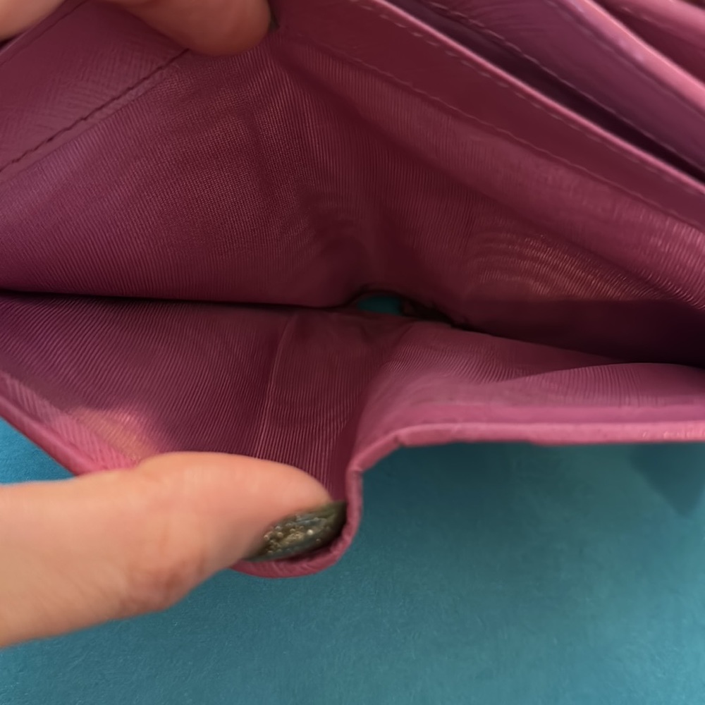 Salvatore Ferragamo pink trifold wallet - Picture 6 of 7